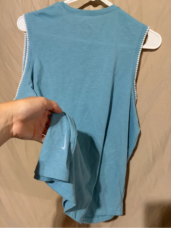 Nike tank top - Image 3