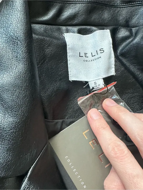 Le Lis Black Faux Leather Button-Front Jacket - Image 5