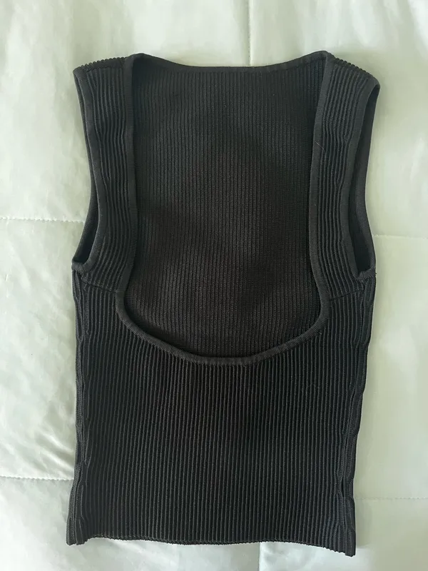 aritzia sculpt knit scoop neck back tank size xs - Image 2