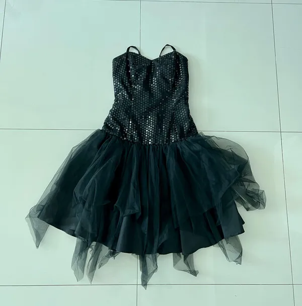 Little black tulle dress with sequins - Image 4