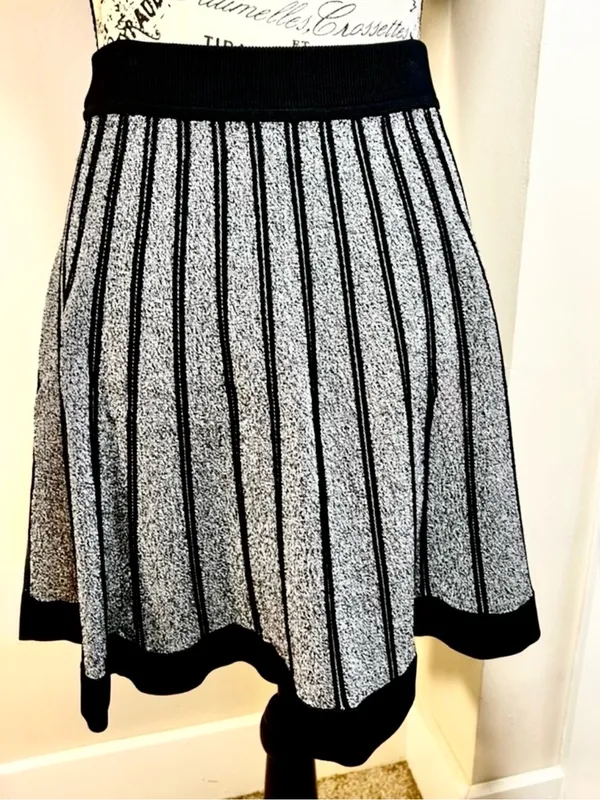 ALC Frank 💥Black Gray Marled Knit A-Line Flare Knit Skirt Pull-On Stretch Size S💛 - Image 7