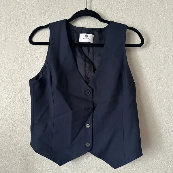 Babaton Aritzia Deniro Button Up Crepe Vest Navy Size 8 - Image 4