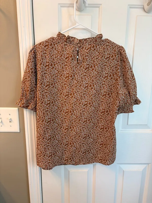 fun 2 fun Brown Floral Ruffle Neck Blouse Size M Office Wear Business Casual - Image 5