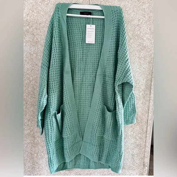 Elegant Green Women's Cardigan Sweater - Image 2