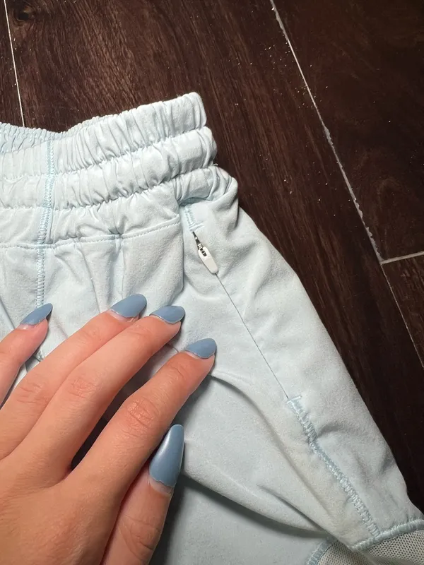 Lululemon Light Blue Hotty Hot Short Size 4 Long - Image 8