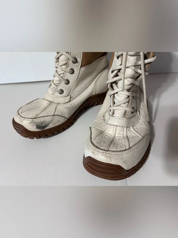 UGG SN 3235 shearling winter snow lace up boots women size 7 - Image 10