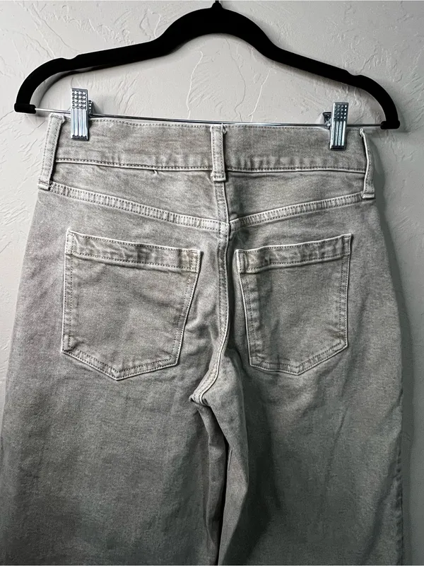 Banana Republic High Rise Wide Leg Cropped Raw Hem Gray Beige Wash Denim Jeans - Image 10