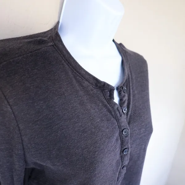 Marine Layer Henley Top Women Small Charcoal Grey Long Sleeve Button Neck Shirt - Image 7