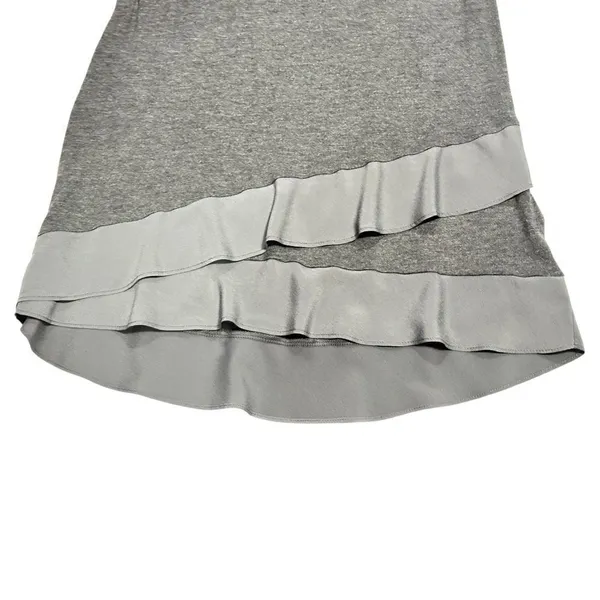 Banana Republic Grey Sleeveless Flounce-Hem Tank Top Size X-Small - Image 3
