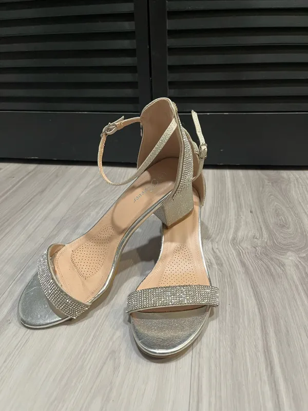 Forever 21 Silver open Toe Rhinestone‎ Ankle
Strap Buckle Low Chunky Heels - Image 4