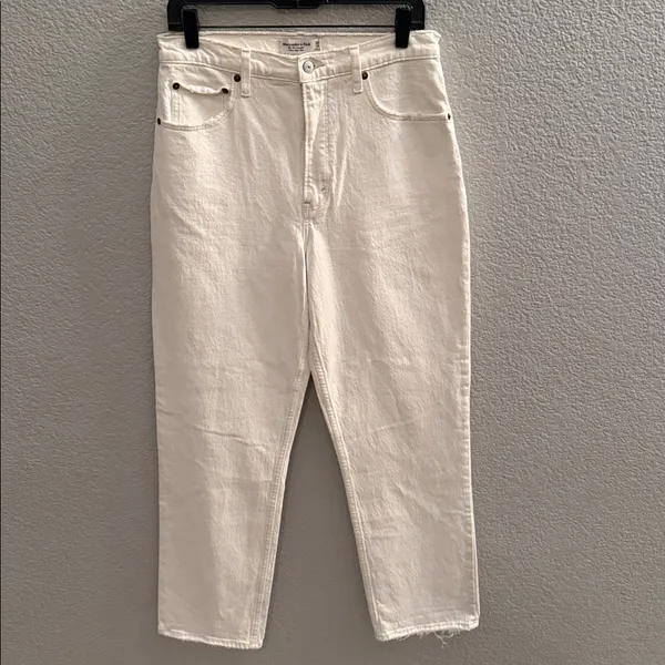 Abercrombie & Fitch 90s Straight Ultra High Rise White Frayed Hem Jeans Size 30 - Image 2