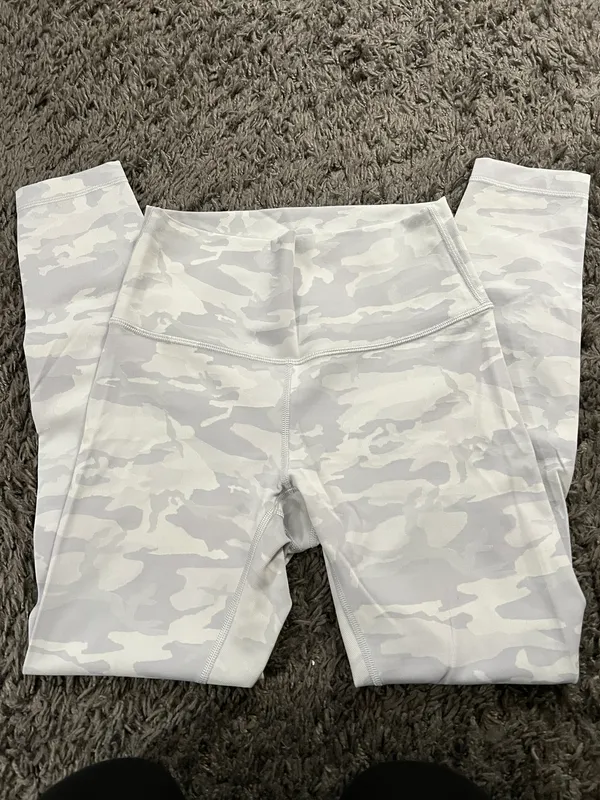 Lululemon White Camo Wunder Under Leggings - Image 5