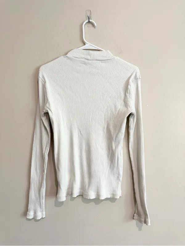Uniqlo Ribbed Mock Neck Long-Sleeve Slim Fit Top in Off White Size Medium - Image 5