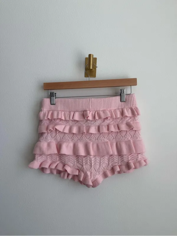 NEW Edikted Pink Crochet Knit Ruffle Bloomer Shorts Coquette Y2K Size M/L - Image 4