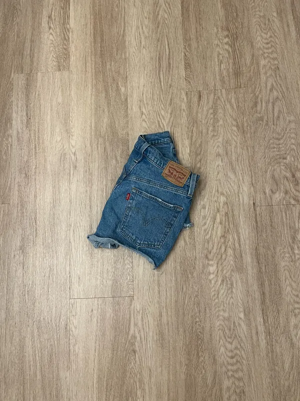 levi’s jean shorts  - Image 3