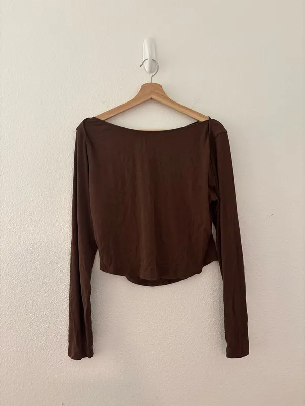 Lululemon ribbed brown longsleeve with open back detail - Image 3