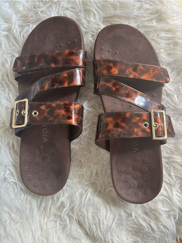 Vionic Women’s Brown Adjustable Triple-Strap Slide Sandals Gold Buckle Size 9USA - Image 10