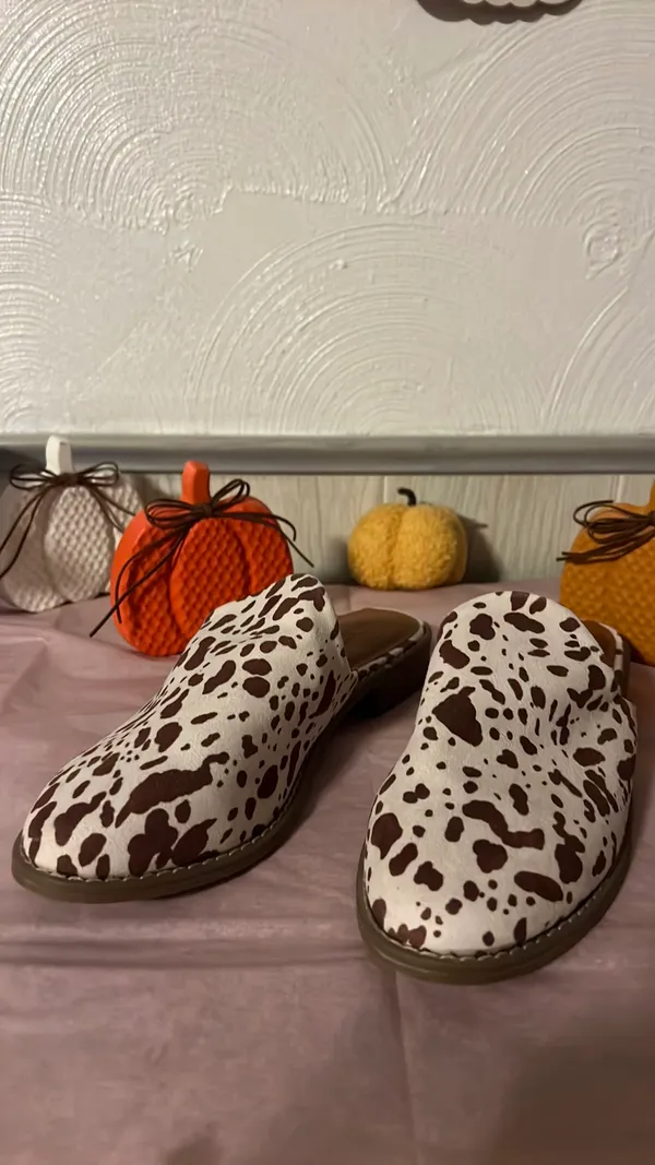 Cowhide slip on - Image 4
