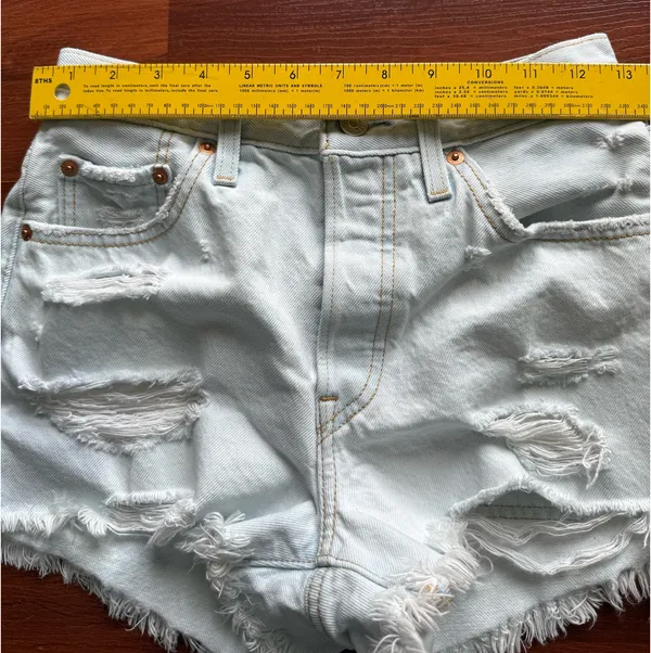 Levi’s 501 Shorts - Image 11