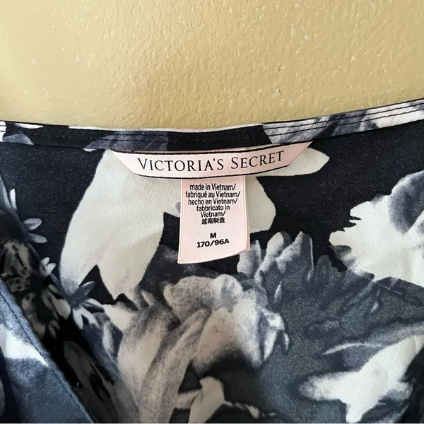Victoria's Secret Black and White Floral Camisole - Image 4
