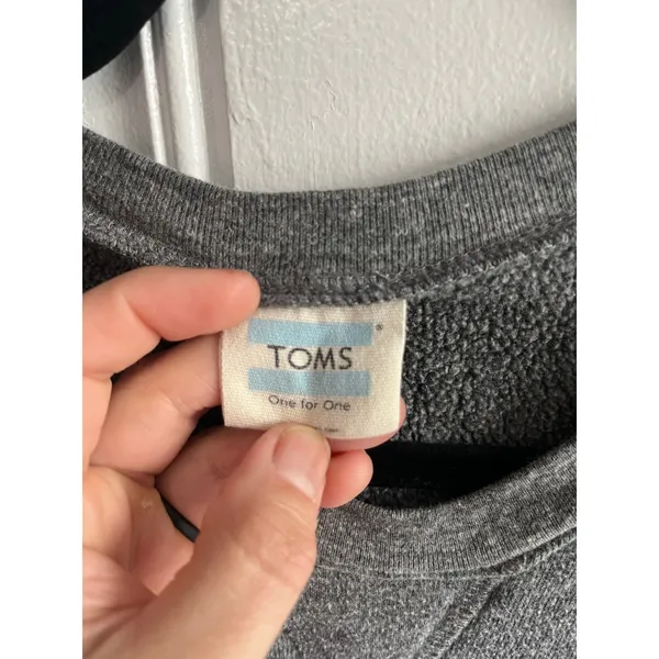 Toms shoes crew sweatshirt gray size large - Image 2