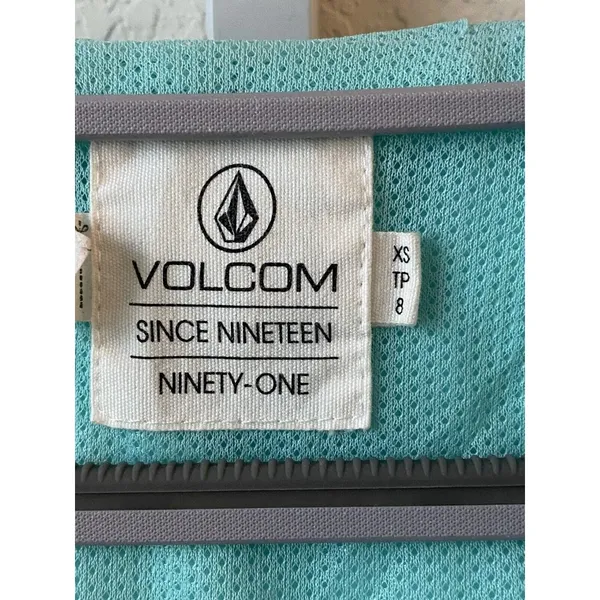 Volcom Hooded Enemy Stone Windbreaker in‎ light blue Sz 8/XS - Image 5