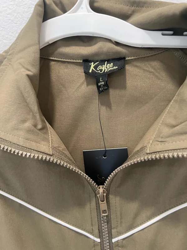 Kathleen Kollection Olive Green Zip-Front Jumpsuit Size L - Image 3