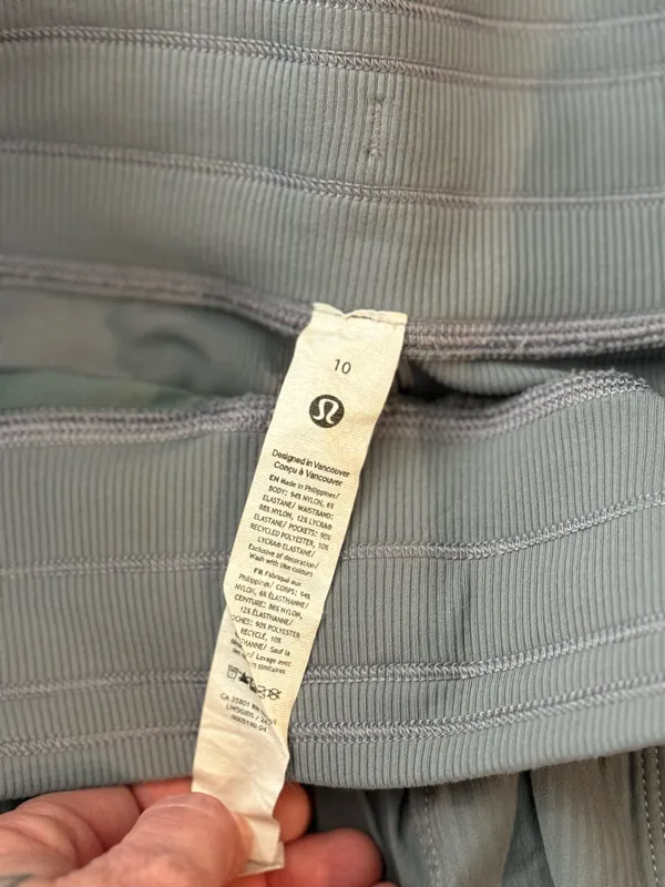 Lululemon Dance Studio Mid-Rise Pants Short - Image 3