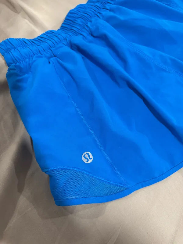 Lululemon Shorts Hotty Hot 2.5" - Image 3