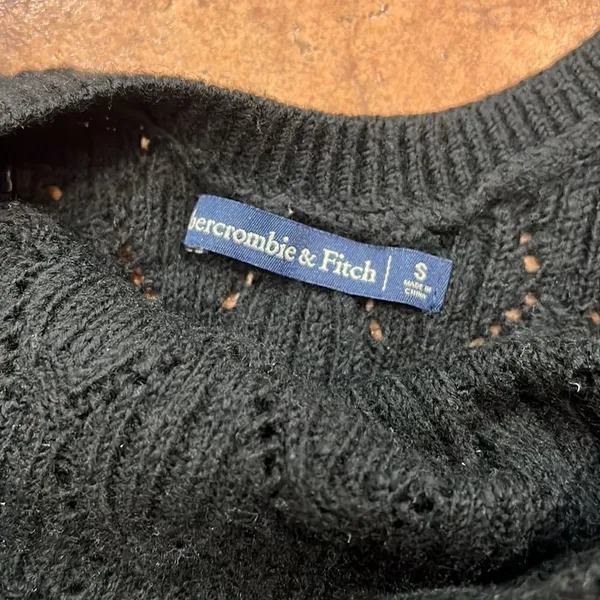 ‎Abercrombie & Fitch scoop back black sweater size S - Image 5