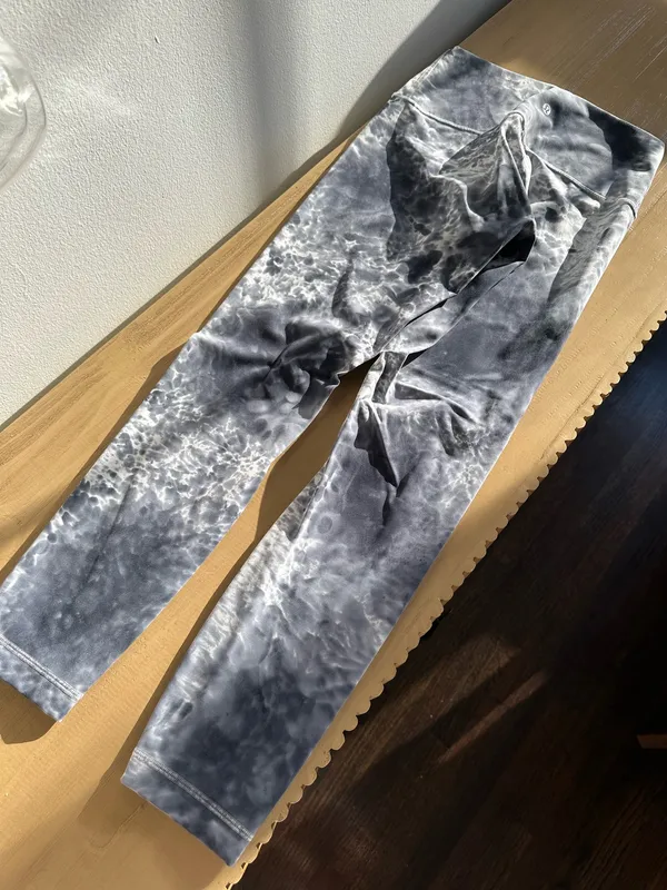 Lululemon Wunder Under High-Rise Tight 25" *Luxtreme Marble Dye Classic Navy 6 - Image 3