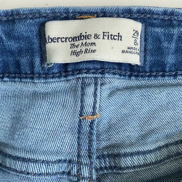 Abercrombie & Fitch The Mom‎ High Rise Jeans Medium Wash Distressed Size 29/8R - Image 4