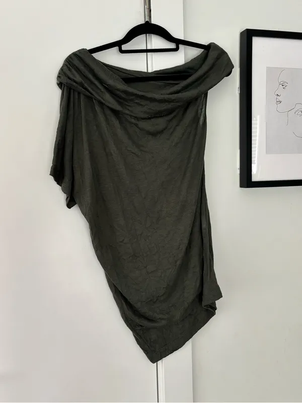 Maria Valentina Dark Olive Green Crinkle Fabric asymmetrical size small one slee - Image 4