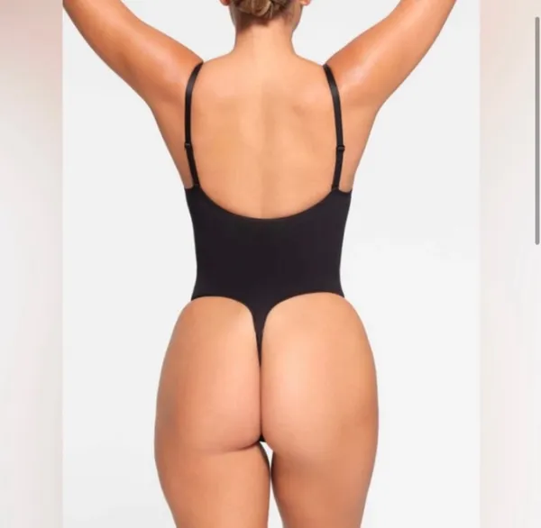 SKIMS Sculpting Thong Bodysuit M - Image 2