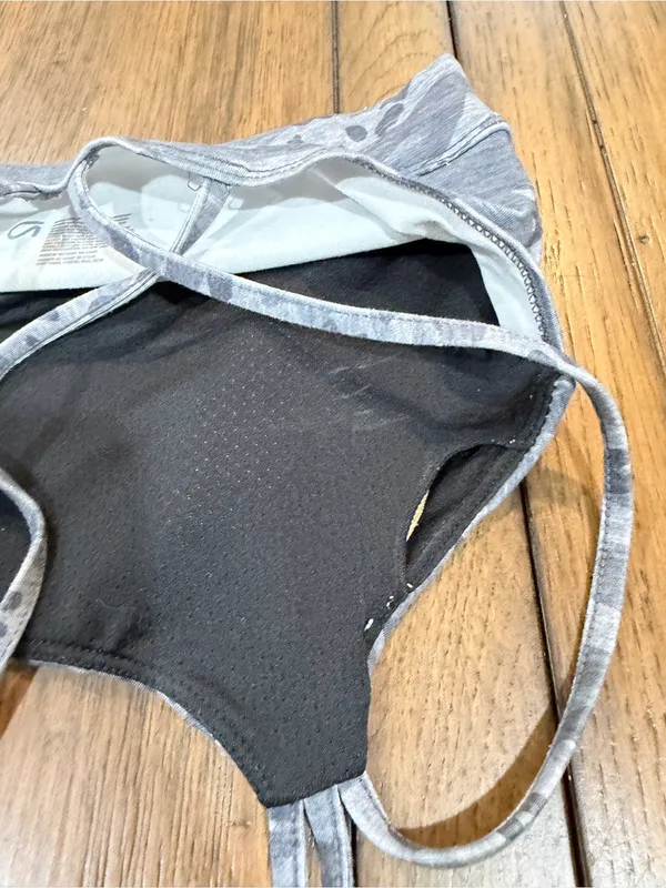 GAP Gray Camouflage Strappy Sports Bra - Image 5