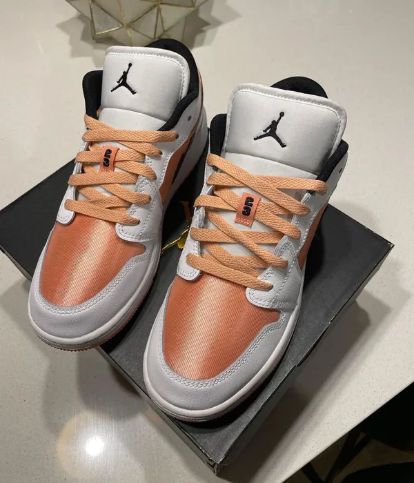 Air Jordan 1 Low - Image 7
