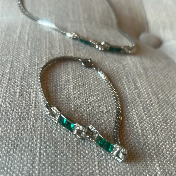 Vintage Silver Toner Faux Emerald Bracelet & Necklace Two Piece Set - Image 6