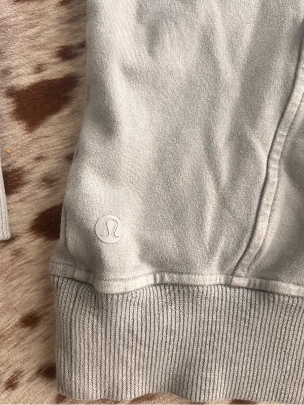 Lululemon light gray scuba hoodie size 8 - Image 6
