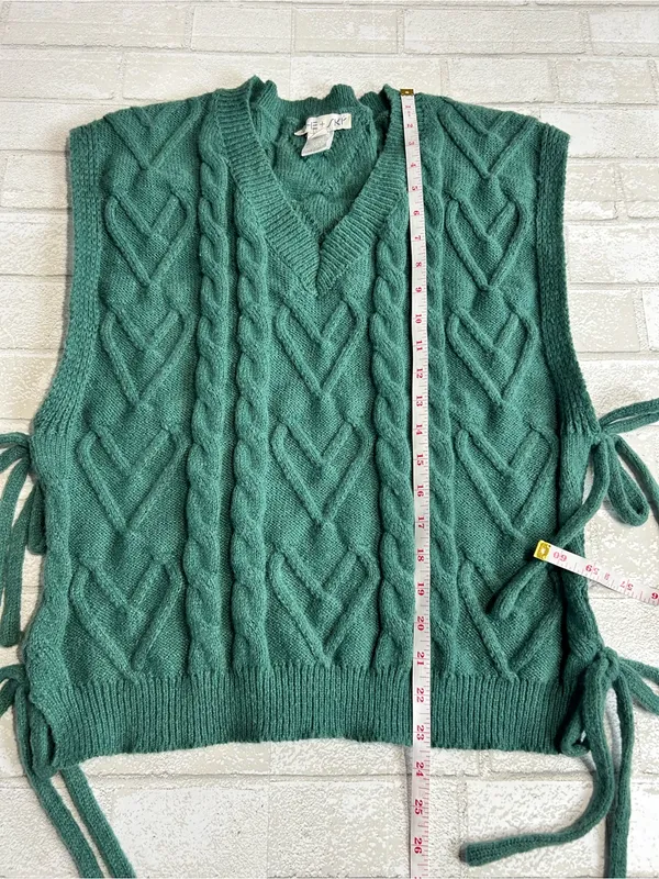 She & Sky Vintage Inspired Cable Knit V-Neck Side Tie Sweater Vest - Green - Image 6
