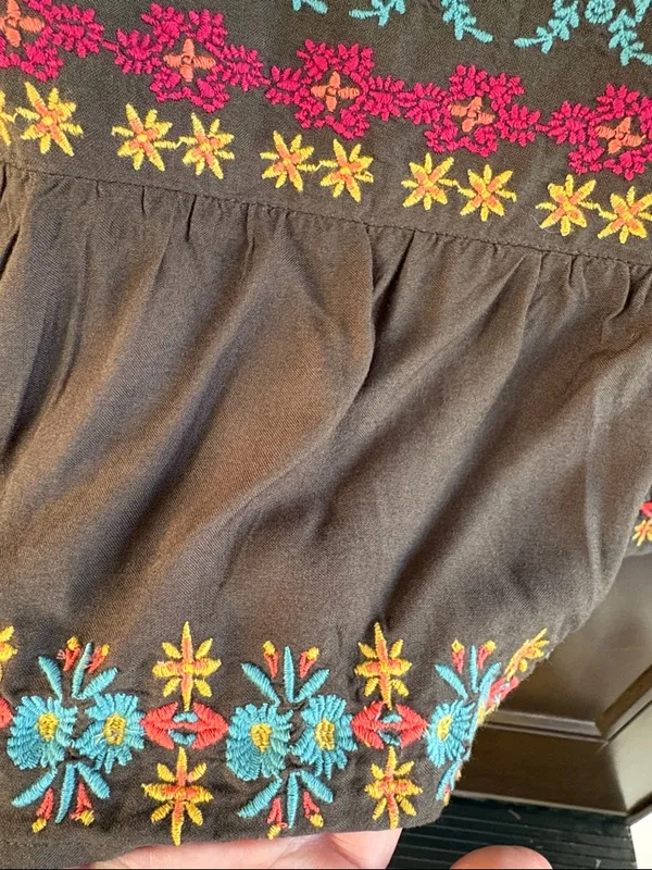 EUC NATURAL LIFE Embroidered Crop Top Size XL - Image 5
