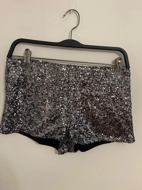 Alythea Silver Sequin Shorts. Size Small  - Image 8