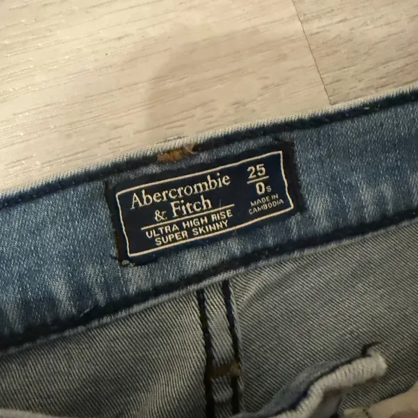 Abercrombie & Fitch Ultra High Rise Skinny Jeans - Image 2
