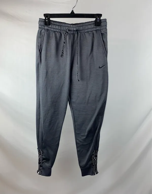 Nike sweatpants  - Image 9