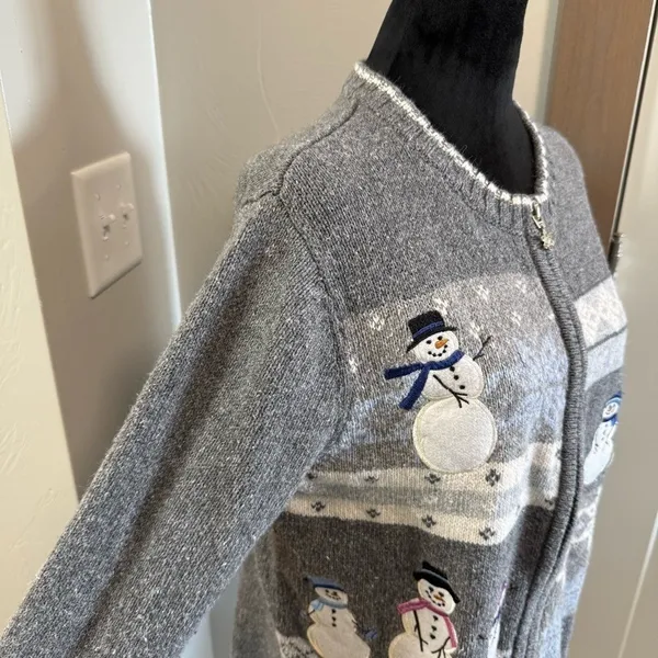 Croft & Barrow Full Zip Sweater Grey Snowman Snowflake Knit Ugly Sweater Granny - Image 6