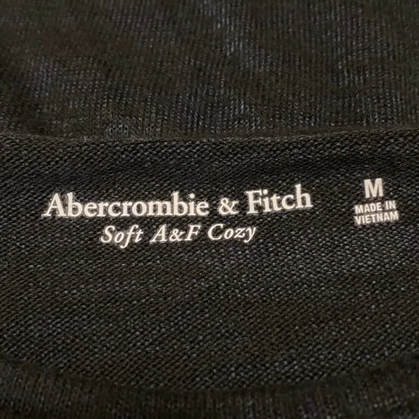 Abercrombie & Fitch Women's Black Crewneck Long Sleeve Tee T-shirt Top Size M - Image 3