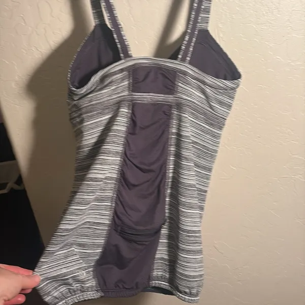 Lululemon Run Light Up Reflective Tank Top - Image 2