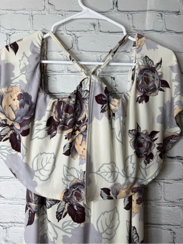 Sugar lips Floral Cold-Shoulder Maxi Dress in Cream and Gray - Image 14
