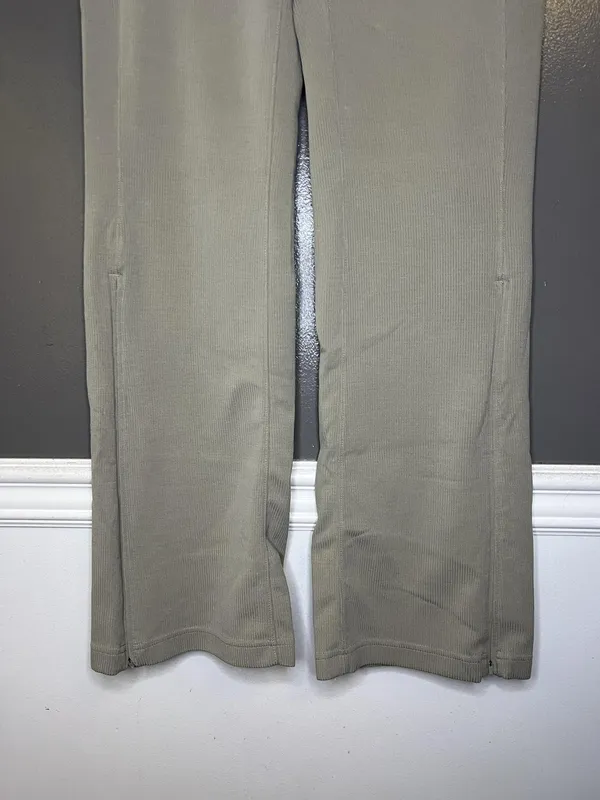 Lululemon Pants Womens 10 Gray Ribbed Knit Zip Hem Lounge Sweatpants LW5EUBS - Image 3