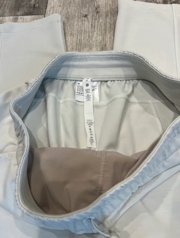 Lululemon Softstreme Cropped Pant Size 10 - Image 6