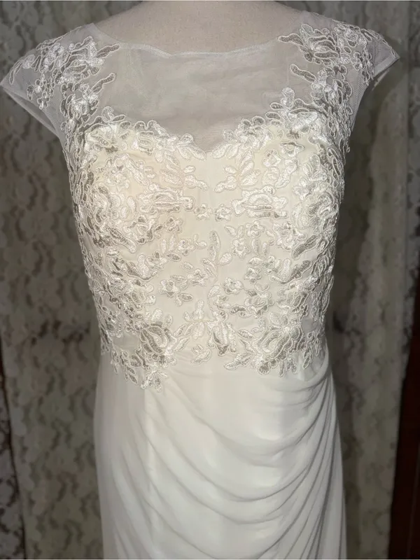 Elegant New David’s Bridal Chiffon Mesh Wedding Gown - Image 4